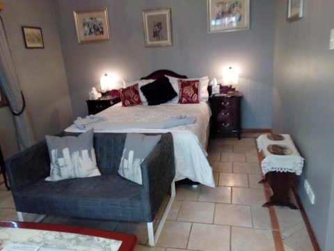 York's Lookout Lodge Bed And Breakfast - Seniors Australia 0