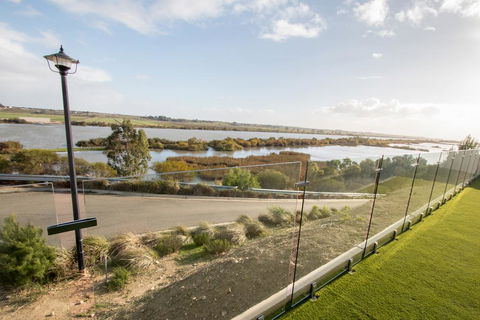 Serenity And Sweeping Murray River Views - Seniors Australia 0