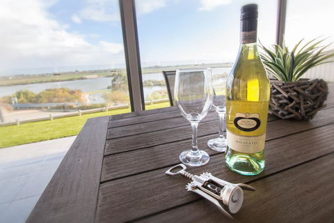 Serenity And Sweeping Murray River Views - Seniors Australia 2