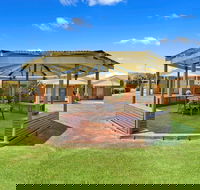 Comfort Inn Suites King Avenue - Seniors Australia