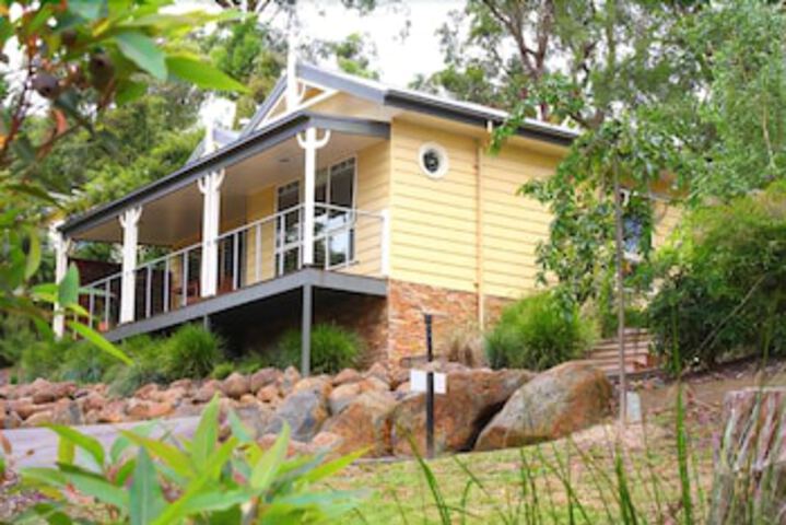 Three Bridges VIC Seniors Australia