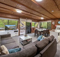 Boats And Bedzzz Houseboat Stays Renmark River Villas - Seniors Australia