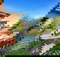 The Gazebo Place - Spacious 4 Bedroom near Murray River - Seniors Australia