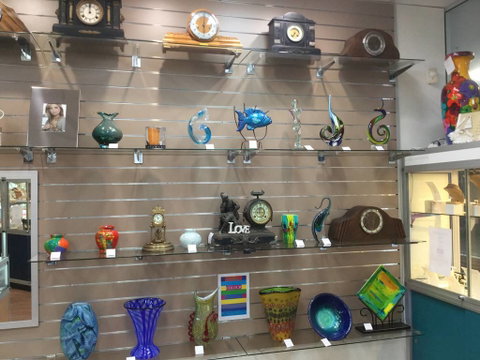 Swiss Boutique Watchmakers & Jewellers - Seniors Australia 0