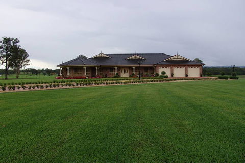 Roberts Turf Supplies - Seniors Australia 0